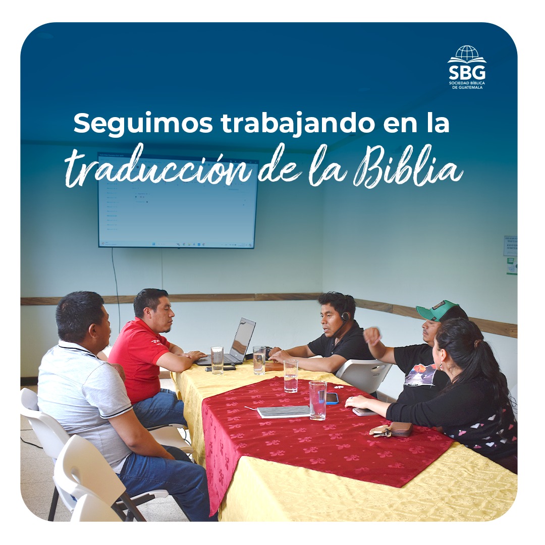 Hoy se conmemora el día de la traducción, una fecha que reconoce la labor de personas multilingües que trabajan para llevar un mensaje de un idioma a otro y hacerlo accesible a muchas comunidades. 🙌
📖 La Biblia fue escrita primeramente en hebreo, arameo y griego y es gracias a muchos traductores que hoy en día disponemos el texto en español. 
Actualmente Sociedad Bíblica de Guatemala ha traducido la Biblia en 11 idiomas mayas y sigue trabajando en 9 proyectos de traducción que buscan llevar la Biblia en el idioma y formato correspondiente a las necesidades de las personas. 🙋🏽‍♂🙋🏽‍♀
Conoce más del programa de traducciones en www.sbiblica.org/traducciones/